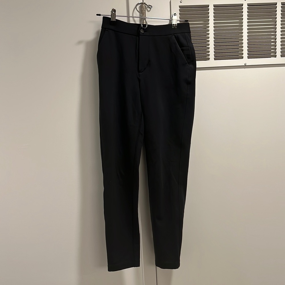 Black Lululemon on the move pant